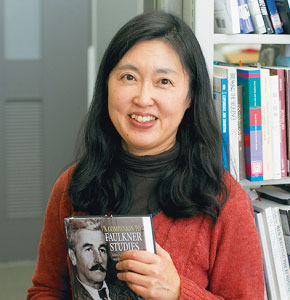Miho Matsui (PhD: American Literature) Associate Professor, Sapporo City University